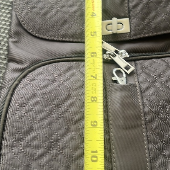 New Travelon Anti-Theft Signature Messenger Bag Gray Brown. Red Interior. - Picture 10 of 11